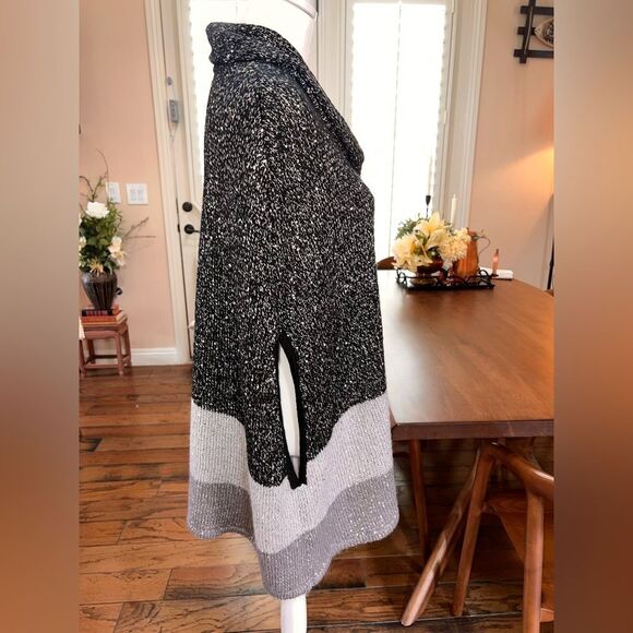 Chico’s Color block Sparkle Cape. Size S/M - Picture 4 of 6